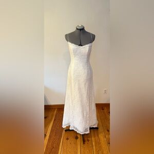 Elegant White Lace Wedding Dress